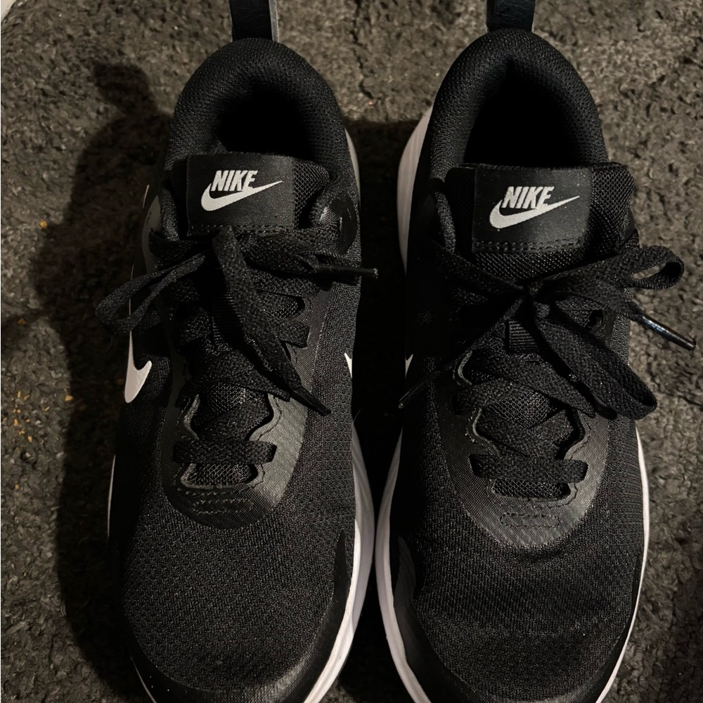 Nike Dual-Tone Black and White Athletic Shoes - Picture 4 of 5